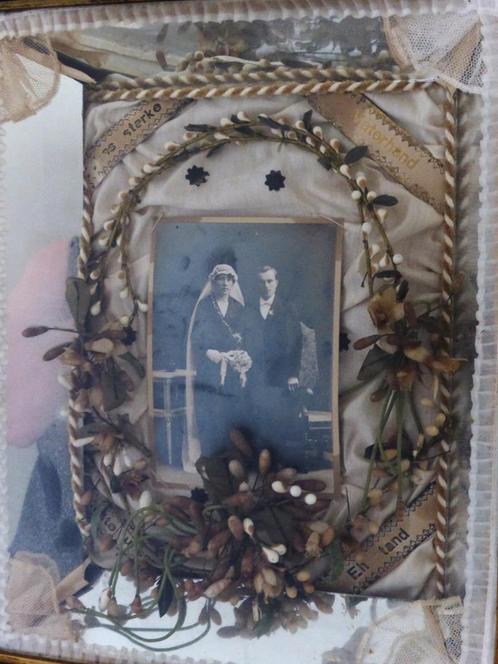 UNIEK lijst met wassen bruidskroon met trouwfoto bruid kroon, Antiek en Kunst, Curiosa en Brocante, Ophalen of Verzenden