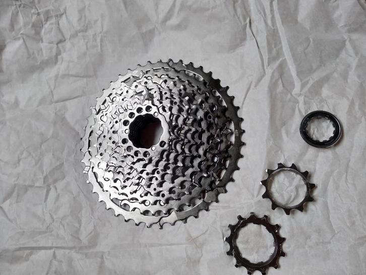 Cassette MTB    CS-L-LG400  11-45t  Shimano Cues 11speed, Fietsen en Brommers, Fietsonderdelen, Nieuw, Mountainbike, Derailleur of Ketting