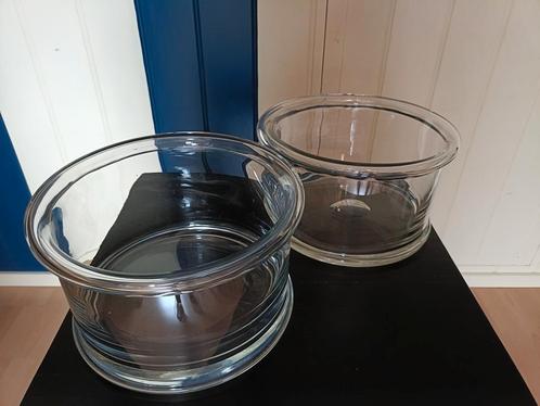 2 Zware glazen schalen met stalen decoratieballen, Huis en Inrichting, Woonaccessoires | Schalen en Manden, Zo goed als nieuw