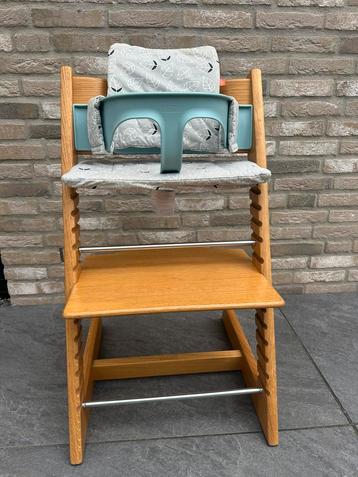 Stokke Tripp Trapp met babyset en kussenset beschikbaar voor biedingen
