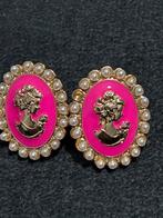 Vintage Oorbellen met Camee en Parelrand, Sieraden, Tassen en Uiterlijk, Oorbellen, Overige materialen, Ophalen of Verzenden, Zo goed als nieuw