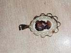 Vintage camee hanger, glas?, Ophalen of Verzenden, Goud, Overige materialen