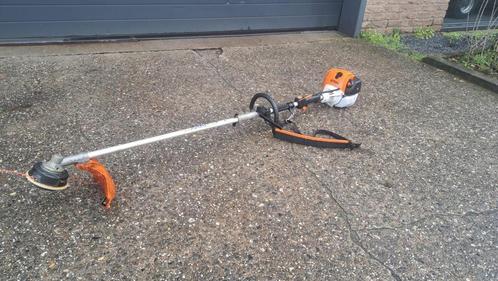 Stihl KM100R Combimotor, Tuin en Terras, Bosmaaiers, Zo goed als nieuw, Benzine, 10 tot 30 cm, Ophalen