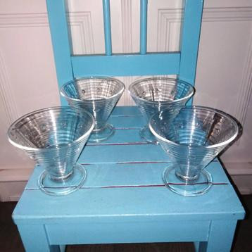 ijscoupjes helder glas met bolletjes 4 stuks beschikbaar voor biedingen