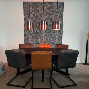3 cognackleurige eetkamerstoelen  beschikbaar voor biedingen