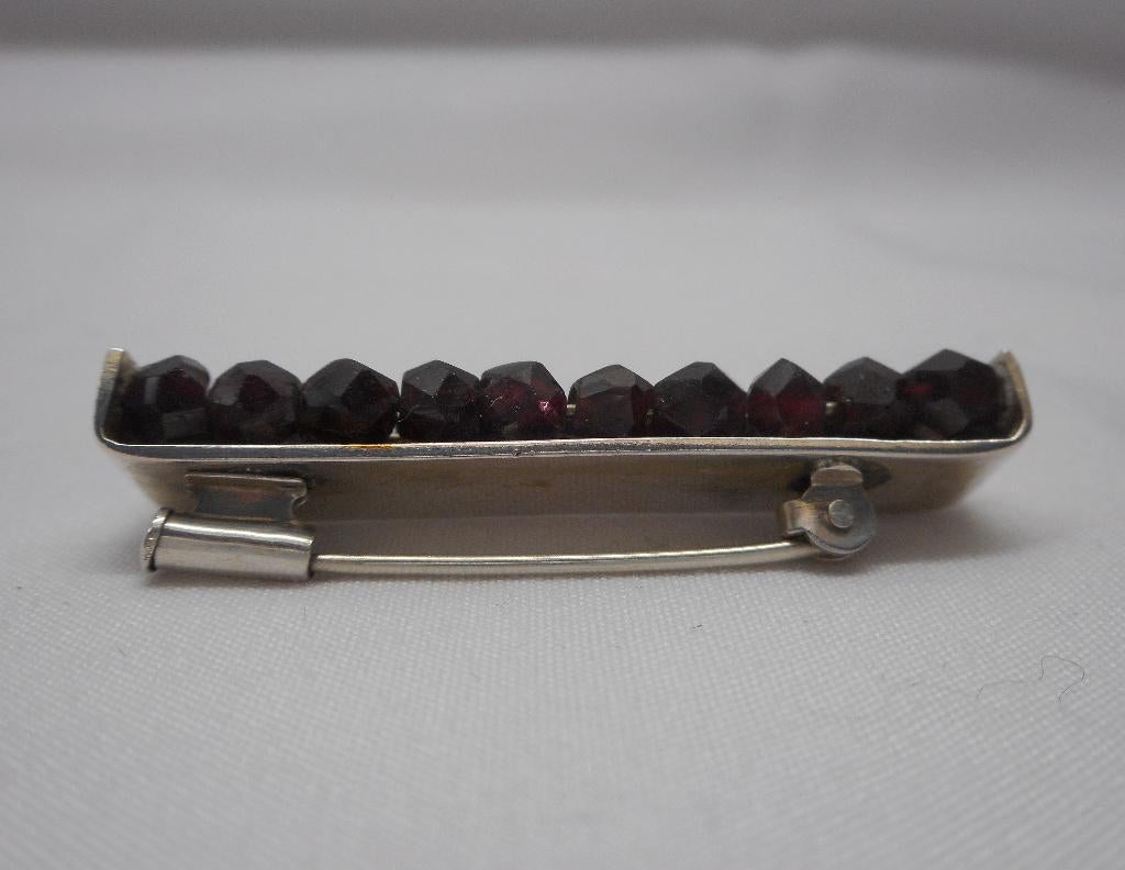 Zilveren antieke broche met granaat nr.905, Sieraden, Tassen en Uiterlijk, Antieke sieraden, Verzenden, Zilver, Broche, Met edelsteen