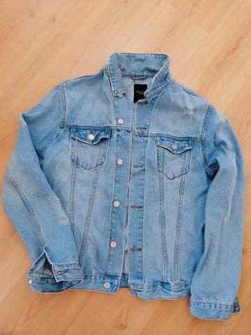 Spijkerjasje. Maat L. Recht model. Heren/ Dames. Zgan beschikbaar voor biedingen