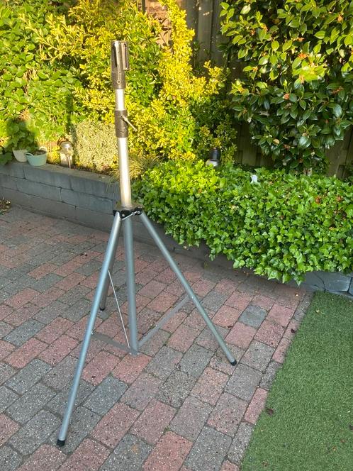Aluminium Driepoot statief met spigot (voor verlichting), Audio, Tv en Foto, Fotografie | Statieven en Balhoofden, Zo goed als nieuw