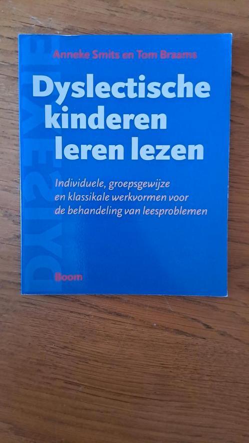 A. Smits - Dyslectische kinderen leren lezen, Boeken, Psychologie, Zo goed als nieuw, Ophalen of Verzenden