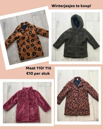 Hippe winterjassen en inbetweenjas 110/116 beschikbaar voor biedingen