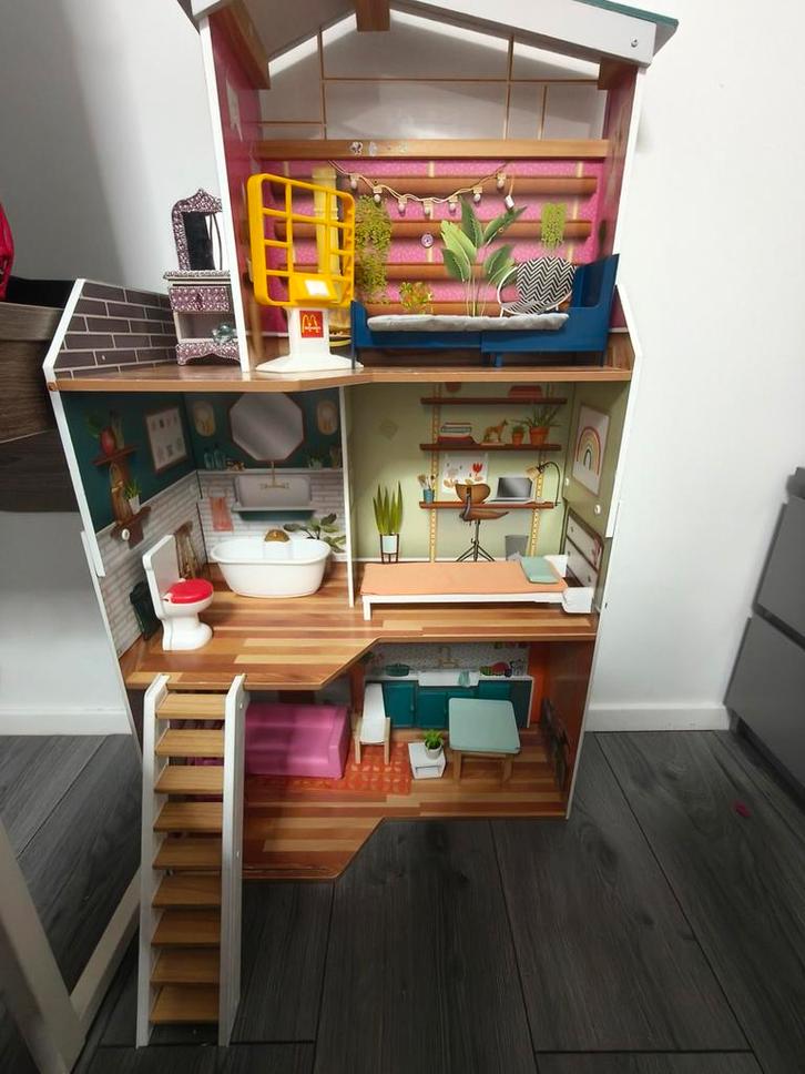 Barbie huis met spullen, koets,4 zakken barbie's, paarden et, Kinderen en Baby's, Speelgoed | Actiefiguren, Ophalen