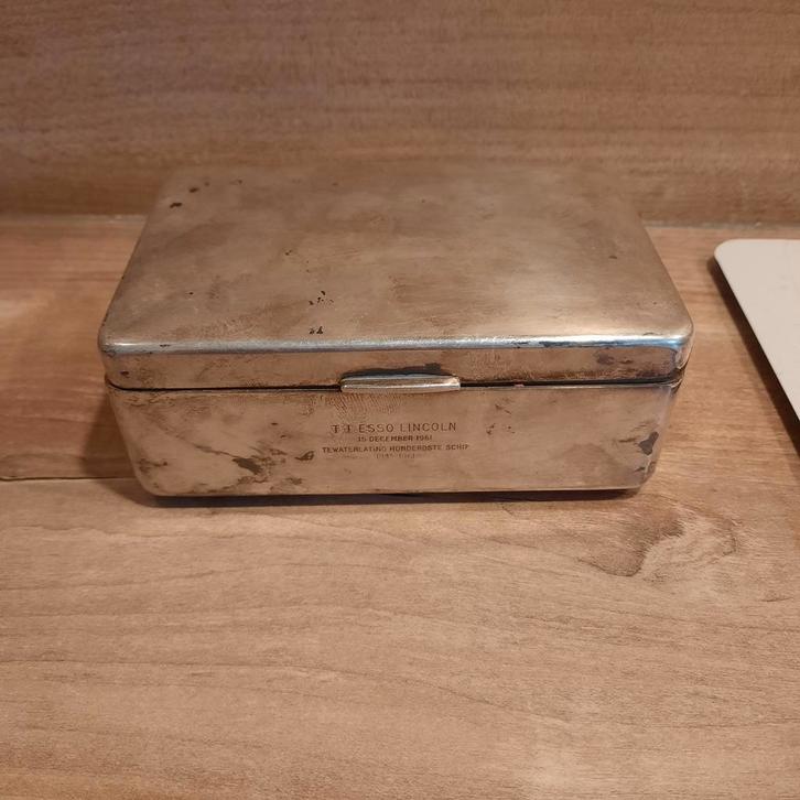 Vintage Sigarettendoosje TT Esso Lincoln 1961, Antiek en Kunst, Antiek | Goud en Zilver, Ophalen of Verzenden