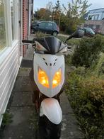Scooter kymco, Fietsen en Brommers, Ophalen of Verzenden, Zo goed als nieuw, Benzine, Agility