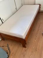 Kleine maat 1 persoons houten bed, Ophalen, Eenpersoons, Zo goed als nieuw, 80 cm