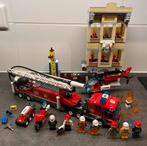 Lego City 60216 brandweerkazerne in de stad, Kinderen en Baby's, Speelgoed | Duplo en Lego, Ophalen of Verzenden, Zo goed als nieuw