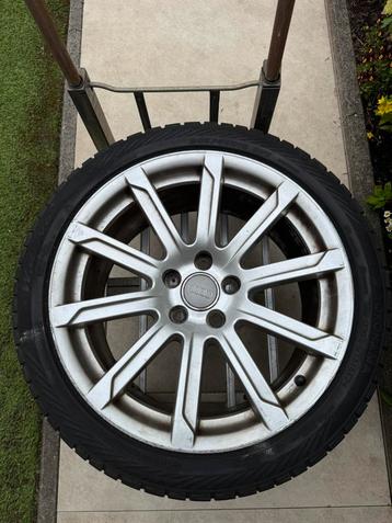 Gereserveerd!!245 40 18 Winterset Audi beschikbaar voor biedingen