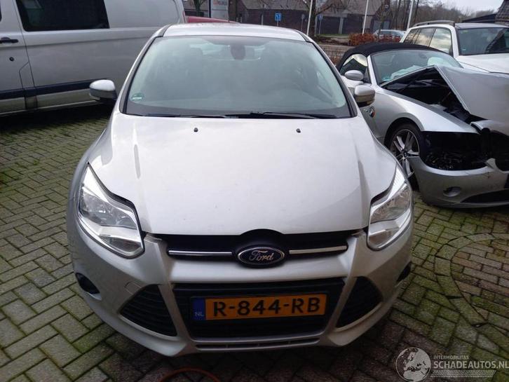Ford Focus (bj 2014), Auto diversen, Schadeauto's, Ford, Handgeschakeld, Benzine, Hatchback, Zilver of Grijs