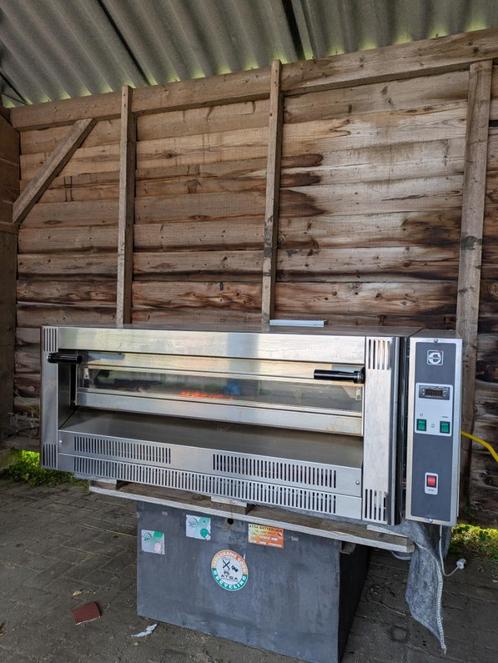 Cuppone pizza oven Gas G9/33, Weinig gebruikt., Zakelijke goederen, Horeca | Keukenapparatuur, Ovens, Magnetrons en Steamers, Gebruikt