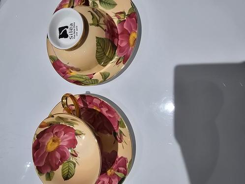 Elegante Vintage Silea Theekopjes – Bone China met 24K Goudr, Verzamelen, Flippo's, Losse flippo's, Ophalen of Verzenden