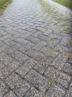 Gebruikte betonklinkers 8 cm dik grijs koopje, Klinkers, Ophalen of Verzenden, Zo goed als nieuw, 10 m² of meer