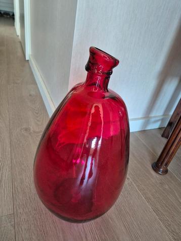 Nieuwe rode vaas - 40 cm hoog beschikbaar voor biedingen