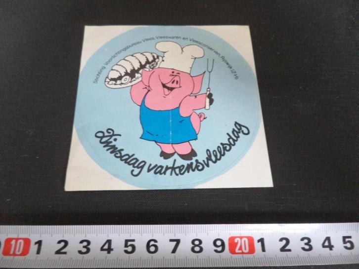 sticker strip varken vlees vork dinsdag varkensvleesdag, Verzamelen, Stickers, Zo goed als nieuw, Bedrijf of Vereniging, Ophalen