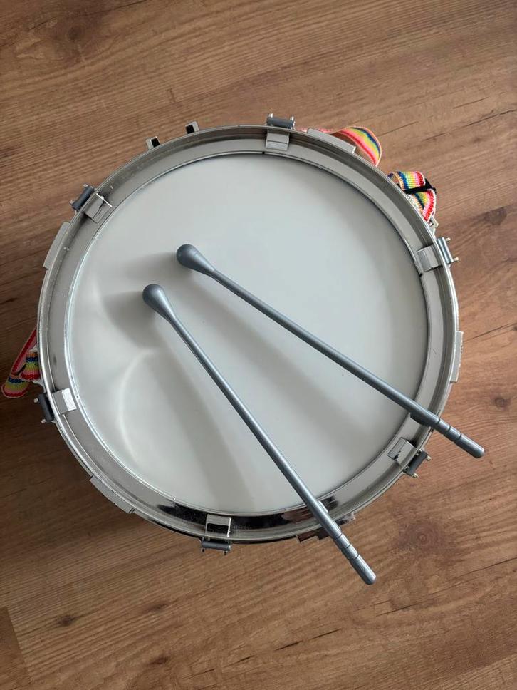 Kinder Trommel met Stokken, Muziek en Instrumenten, Drumstellen en Slagwerk, Gebruikt, Overige merken, Ophalen