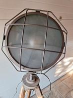 Stoere staande lamp, Huis en Inrichting, Lampen | Vloerlampen, Ophalen, Zo goed als nieuw, 150 tot 200 cm