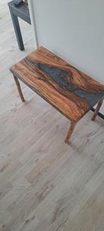 Olijfhouten Sidetable met Epoxy River bijzettafel, Minder dan 45 cm, Zo goed als nieuw, Modern, Rechthoekig