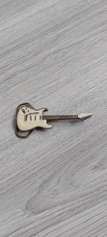Riemclip gitaar  beschikbaar voor biedingen