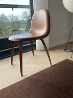 4 eetkamerstoelen,Gubi chair 5, zitting/onderstel walnoot, Huis en Inrichting, Stoelen, Ophalen, Gebruikt, Bruin, Vier