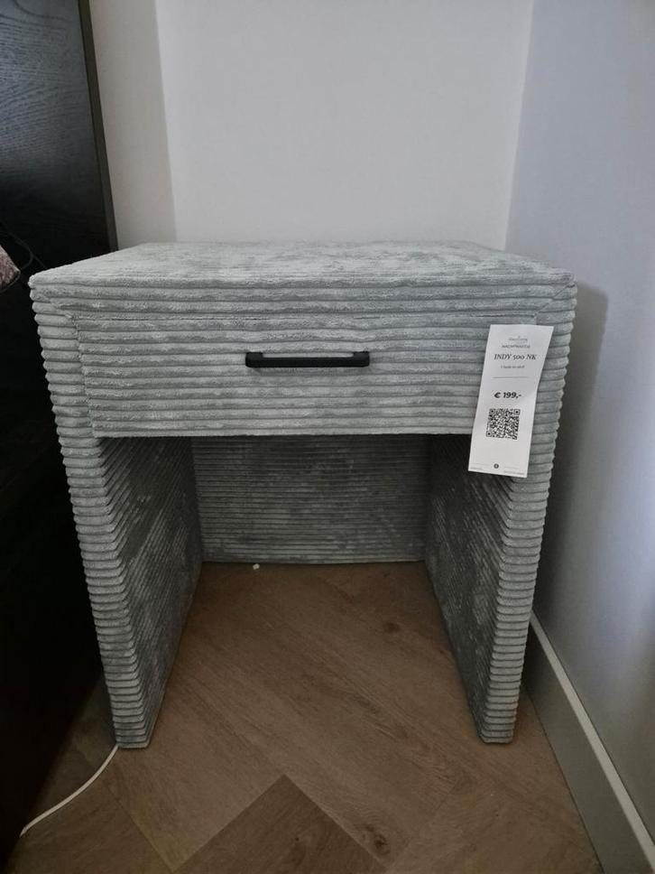 Goossens Indy 500 bedbank en twee nachtkastjes (nieuw), Huis en Inrichting, Slaapkamer | Nachtkastjes, Nieuw, Hout, Ophalen