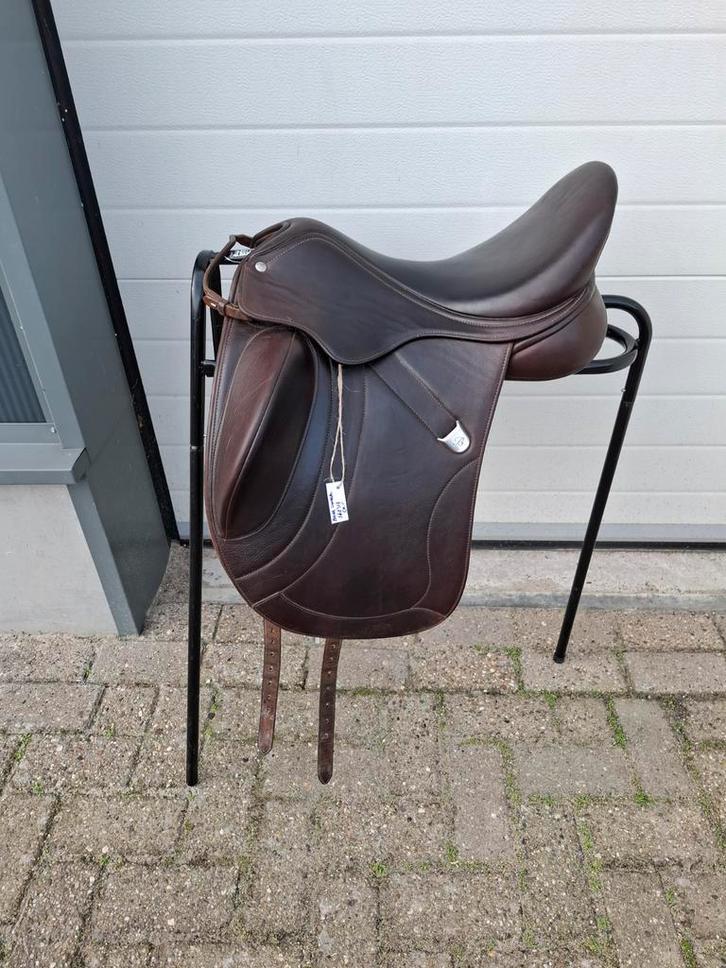 (Sale)!!! Bates innova mono 16.5/17, Dieren en Toebehoren, Paarden en Pony's | Zadels, Zo goed als nieuw, Dressuur, Ophalen of Verzenden