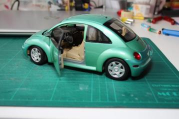 VW New Beetle 1999 Groen metallic Gate  1 :18	 beschikbaar voor biedingen