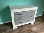 Mooie commode TWF, Kinderen en Baby's, Kinderkamer | Commodes en Kasten, Ophalen, 50 tot 70 cm, Voetruimte, 90 tot 105 cm