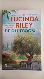 p11 Lucinda Riley - De olijfboom, Boeken, Lucinda Riley, Ophalen of Verzenden, Europa overig, Zo goed als nieuw