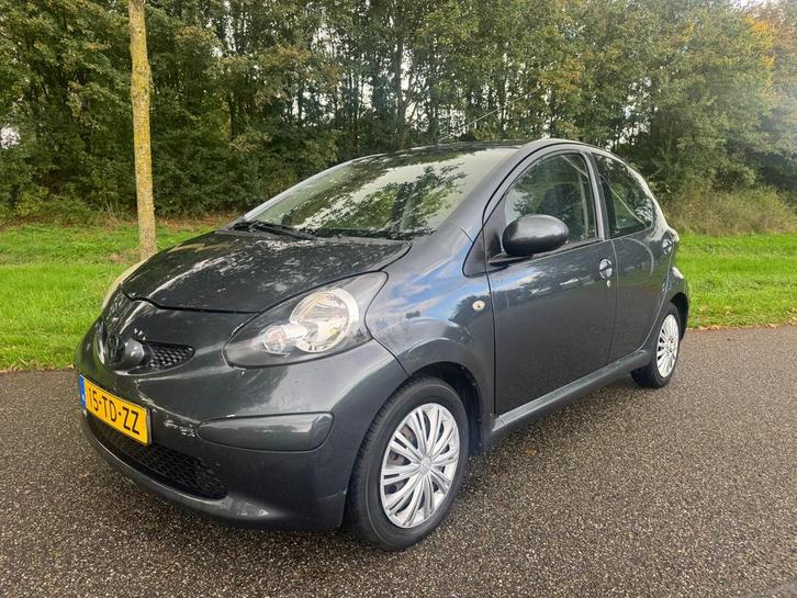 Toyota Aygo 1.0 AIRCO / ELC RAMEN / NIEUW APK / NIEUW KOPPEL, Auto's, Toyota, Bedrijf, Aygo, Benzine, A, Hatchback, Handgeschakeld