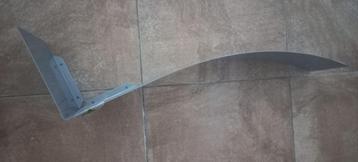 Design CD-rek (of boekenplank) van metaal voor aan de muur beschikbaar voor biedingen