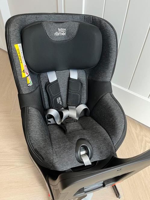 Britax Römer dualfix autostoel, draaibaar, incl verkleiner., Kinderen en Baby's, Autostoeltjes, Zo goed als nieuw, Romer, 0 t/m 18 kg