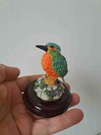 IJsvogel van kunsthars en houten plateau D7.5xH8.5cm, Verzamelen, Dierenverzamelingen, Ophalen of Verzenden, Zo goed als nieuw