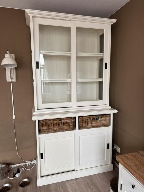 Buffetkast wit landelijk rattan manden, Huis en Inrichting, Kasten | Buffetkasten, Gebruikt, 200 cm of meer, 25 tot 50 cm, Glas