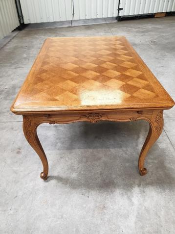 Prachtige Queen Ann eiken eettafel. Het kan geleverd worden. beschikbaar voor biedingen
