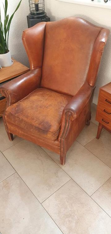 Schapenlederen fauteuil.  Oud/vintage/mancave