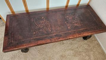 Leren salontafel uit Peru 160 lang x 64 breed en 40 cm hoog beschikbaar voor biedingen