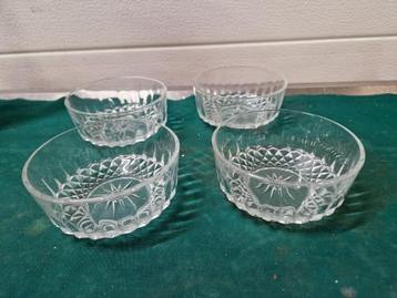 kristallen schaaltjes vintage 4 stuks beschikbaar voor biedingen