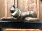 mooi art d bronzen beeld van liggende kat poezen, Antiek en Kunst, Kunst | Beelden en Houtsnijwerken, Ophalen of Verzenden