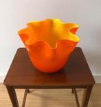Tweekleurige Fazzoletto vaas van Muranoglas Oranje/Geel  ‘60, Huis en Inrichting, Woonaccessoires | Vazen, Minder dan 50 cm, Glas