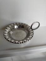 Verzilverd theezeefje met lekbakje, +prachtige bloemblaadjes, Ophalen of Verzenden