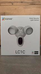 Ezviz LC1C beveiligingscamera schijnwerper spot verlichting, Audio, Tv en Foto, Videobewaking, Ophalen of Verzenden, Nieuw, Buitencamera