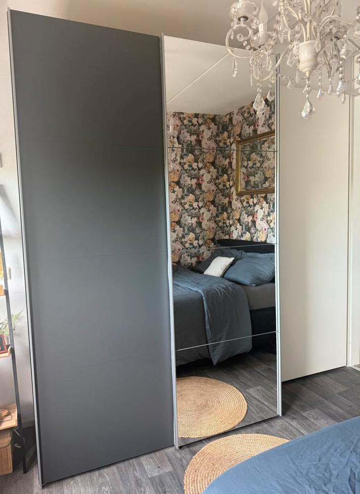 Kledingkast met schuifdeuren, Huis en Inrichting, Kasten | Kledingkasten, Zo goed als nieuw, 200 cm of meer, 150 tot 200 cm, 50 tot 75 cm